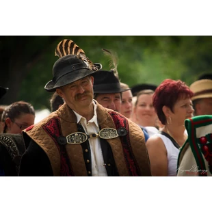 Talpa alatt fütyül a szél