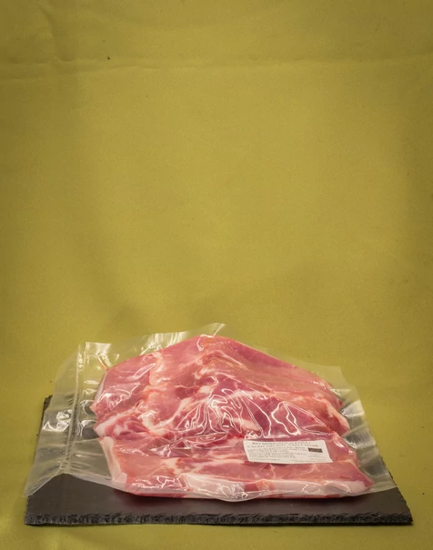 Bio mangalica karaj csont nélkül, szeletelve Bio mangalica karaj csont nélkül, szeletelve