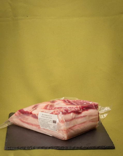 Bio mangalica nyers húsos szalonna, porccal Bio mangalica nyers húsos szalonna, porccal