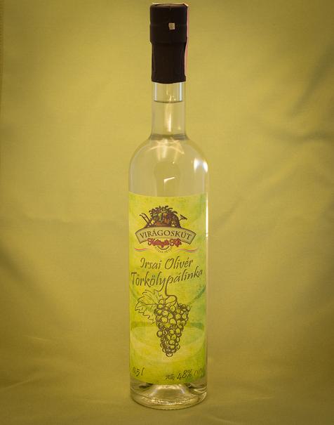 Irsai Olivér törkölypálinka 500ml 48%, díszdobozban