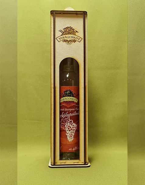 Cabernet Sauvignon-Turán törkölypálinka 500ml 48%, díszdobozban