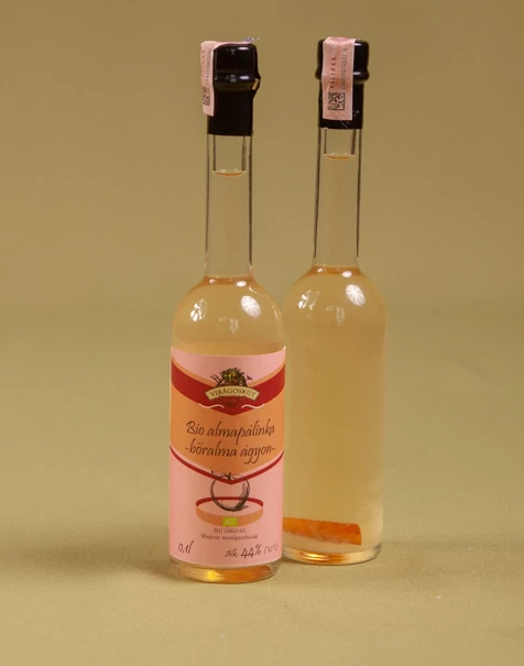 Bio almapálinka -bőralma ágyon- 44% 100ml
