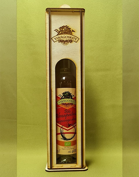 Bio almapálinka -szépvirágú alma- 500ml 46%, díszdobozban